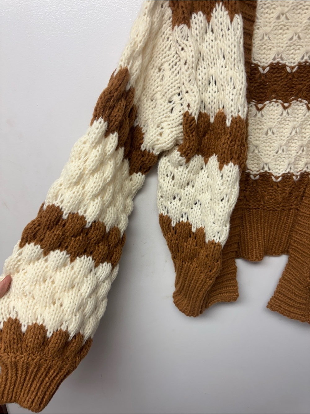 Carly Jean Los Angeles Cardigan Sweater M brown cream Chunky Knit Cozy Cabin - Picture 3 of 10
